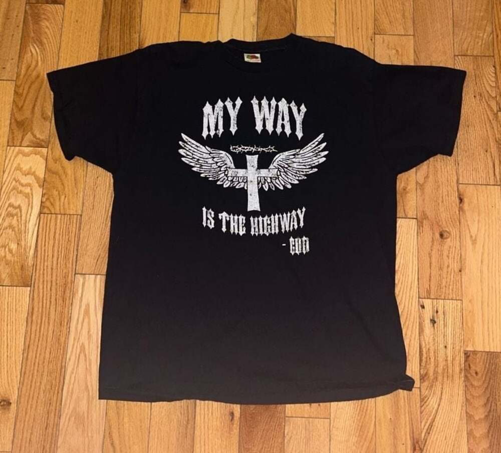 My Way Is The Highway - God Cross Wings Graphic T-Shirt Size XL Vintage